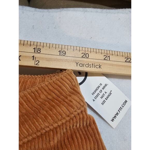 Fashion to Figure Womens Wide Leg Carpenter Style Corduroy Pants Sz 2 (Fits 2X) - Picture 11 of 16